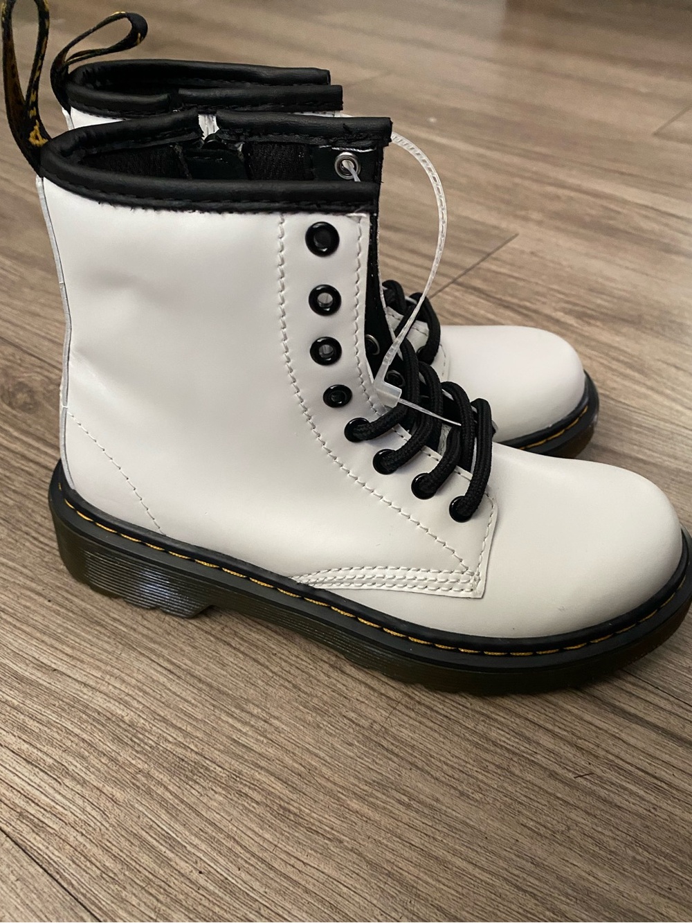 Dr. Martens Kids White Leather Lace-Up Boots with Black Trim - Picture 7 of 9